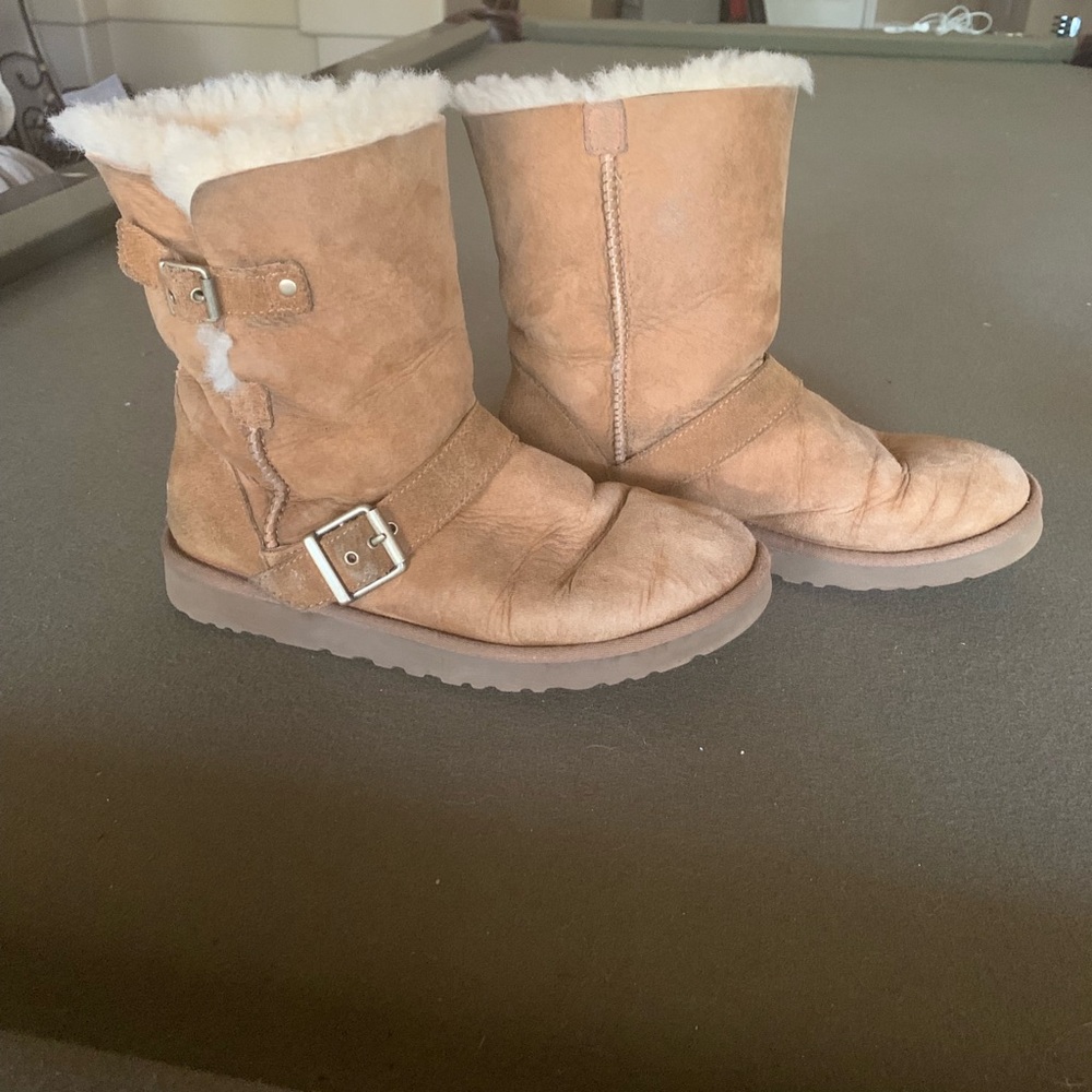 Great Condition Ugg Boots size 8!